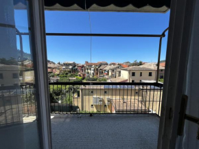 Bilocale con parcheggio privato vicino la stazione Levanto